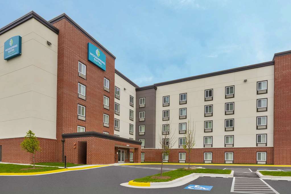 WoodSpring Suites Washington DC Northeast Greenbelt - photo 2