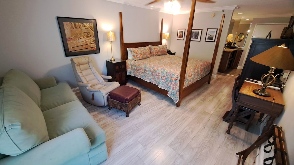 Saint Simons Inn by the Lighthouse - photo 19
