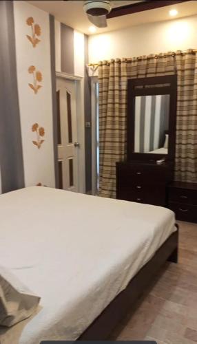Maham tower block 12 - last minute hotel in Karachi