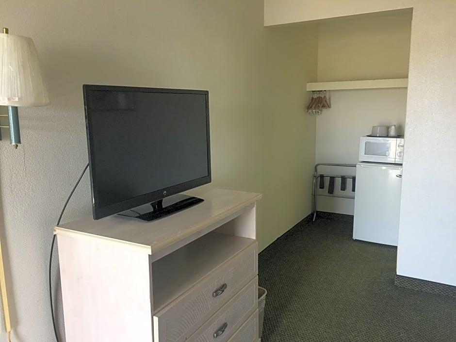 Americas Best Value Inn & Suites East Toledo Millbury - photo 17
