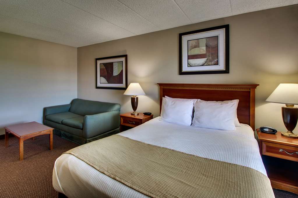 Best Western East Towne Suites - photo 25