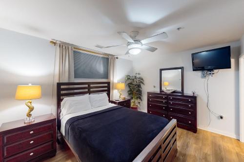 The Sanctuary Sandy Bottoms B106 — 4-Star Luxury Hotel in Virginia Beach, United States