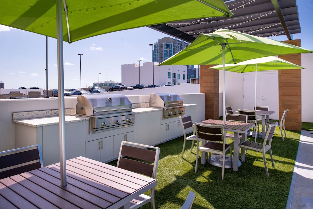 Home2 Suites by Hilton Tampa Downtown Channel District - photo 86