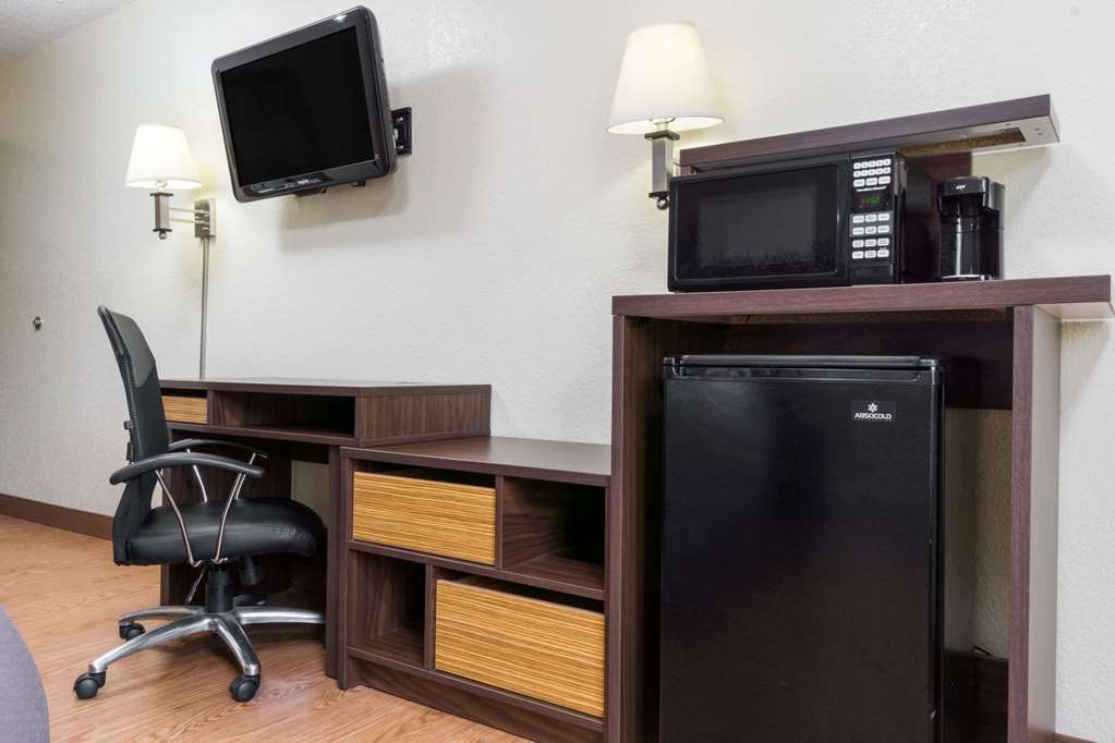 Super 8 by Wyndham Zanesville - photo 7