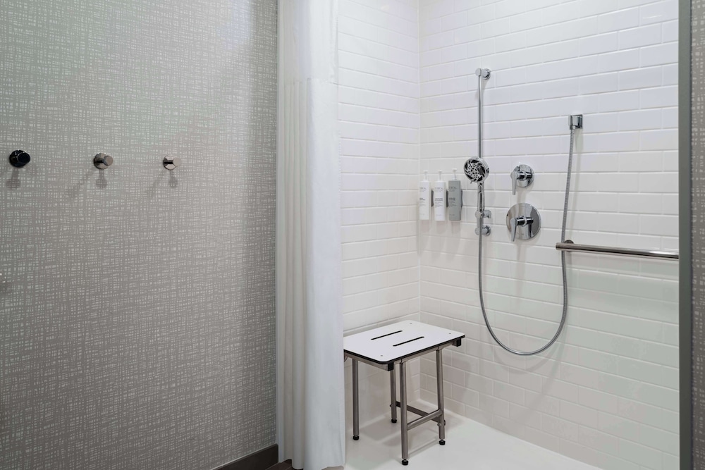 Hampton Inn Pikeville - photo 21