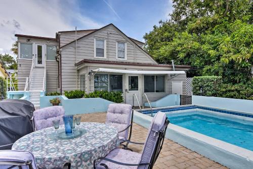 Lake Worth Home with Shared Pool Patio and Water Views — 4-Star Luxury Hotel in Lake Worth, United States