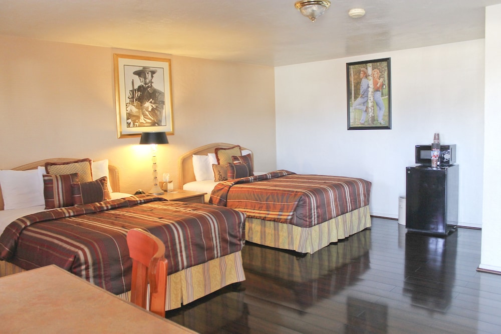 El Trovatore Motel - photo 7