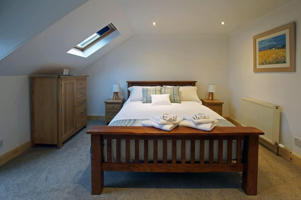 Cameron Cottage — 4-Star Luxury Hotel in Inverkip, United Kingdom