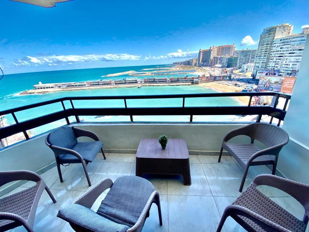 ALEX HOMES Gleem Luxury Apartments with Direct Sea View — 4-Star Luxury Hotel in Alexandria, Egypt