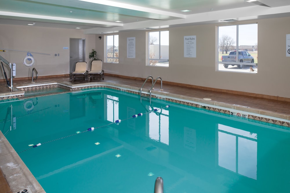 Holiday Inn Express & Suites Wichita Northwest Maize K 96 - photo 11