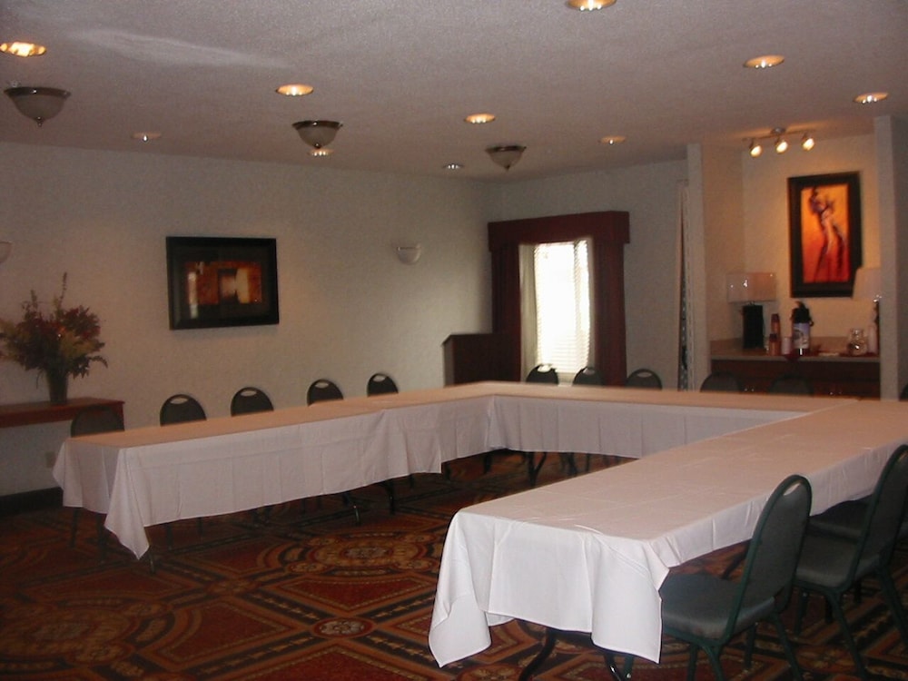Holiday Inn Express Corydon by IHG - photo 46
