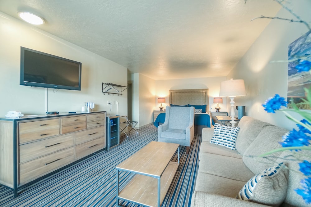 Blue Lakes Inn & Extended Stay - photo 21