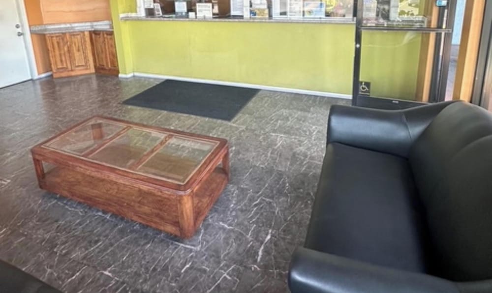 Passport Inn & Suites - photo 2