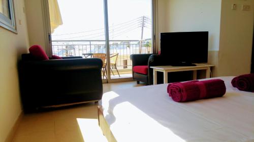 Sunset Sea View Apartment in Kissonerga