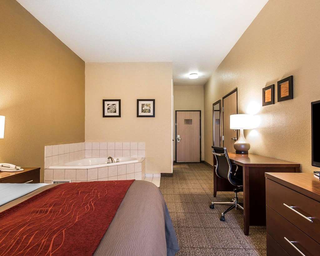 Quality Inn & Suites Bethany - photo 12