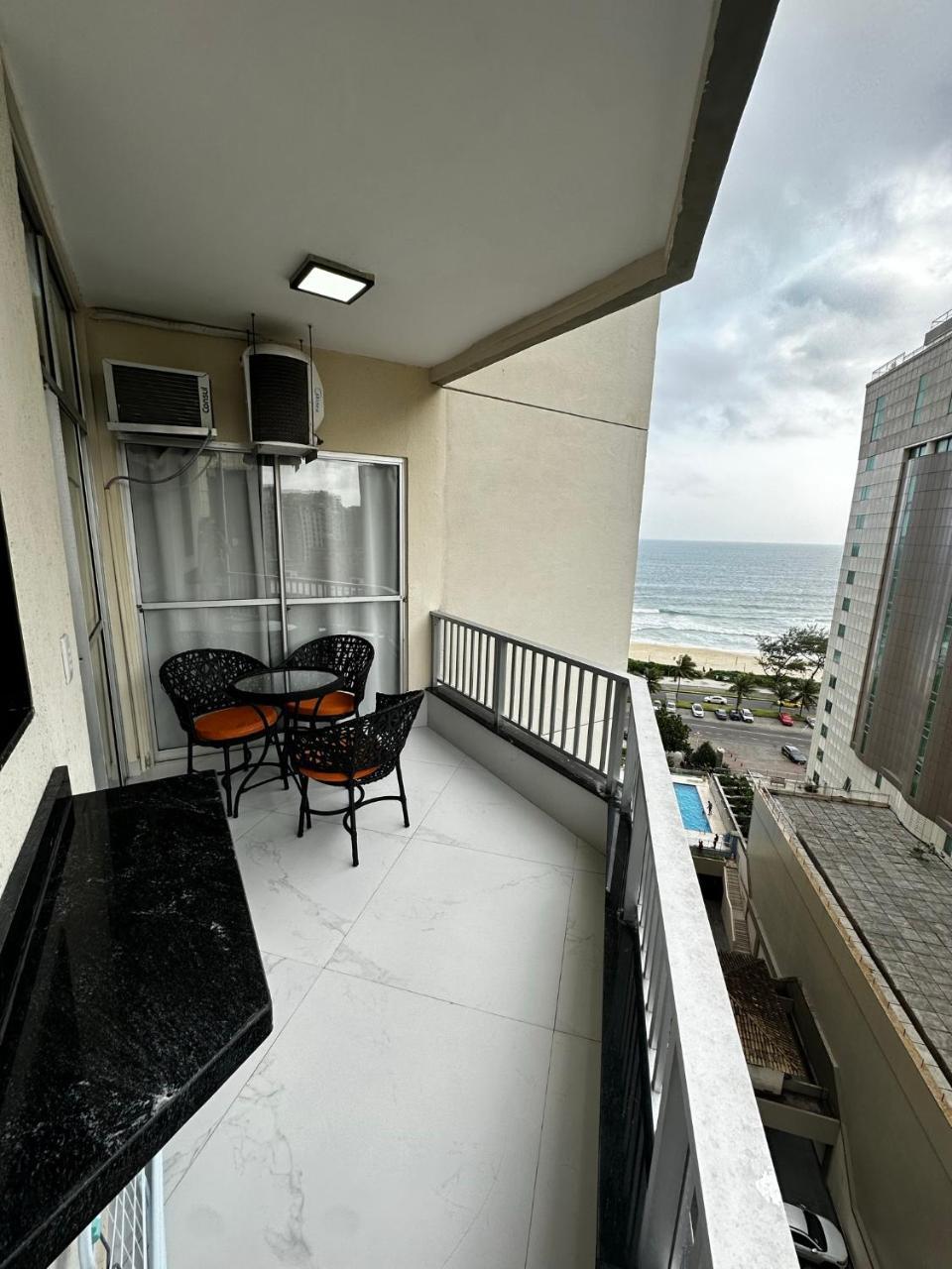 Apartamento Encantador Pé na Areia. — 4-Star Luxury Hotel in Rio De Janeiro, Brasil