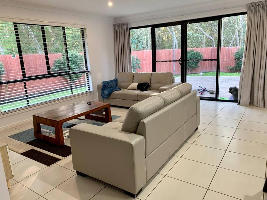 Sandstone Point Private 4 bedroom home — 4-Star Luxury Hotel in Sandstone Point, Australia