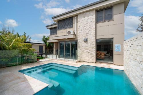Clifftop Luxury with Pool in Kiama, Australia