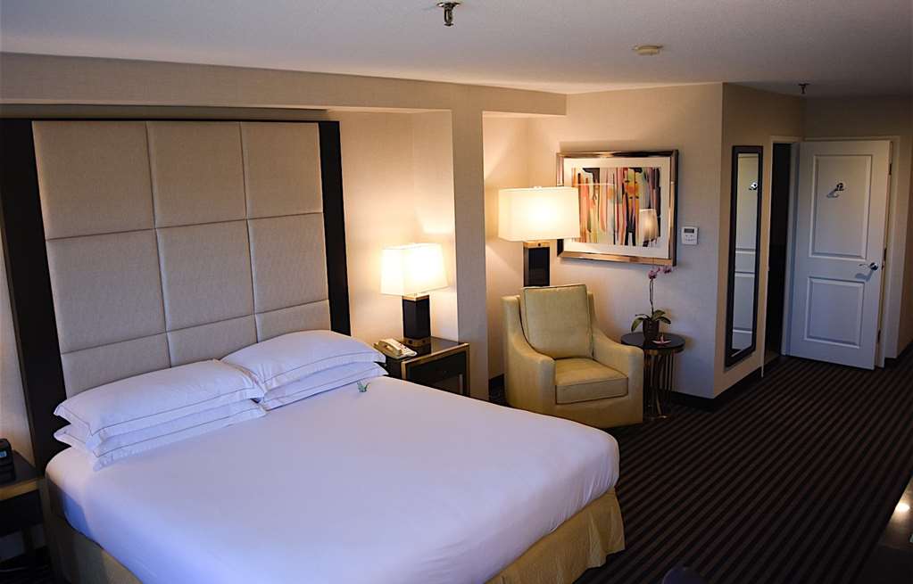 APA Hotel Woodbridge - photo 17