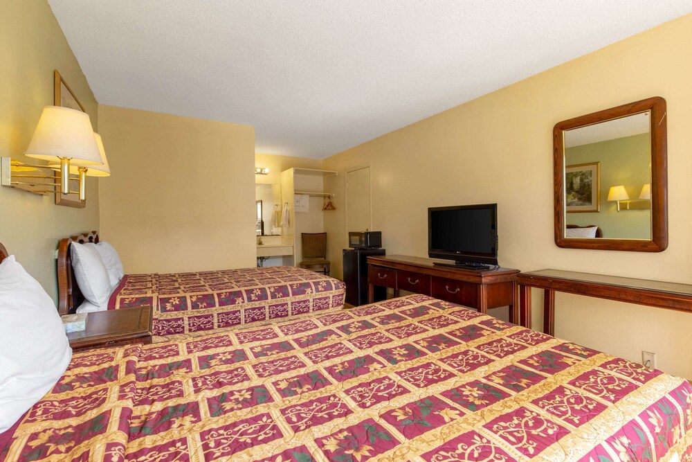 Super 8 by Wyndham Waco North I 35 - photo 24