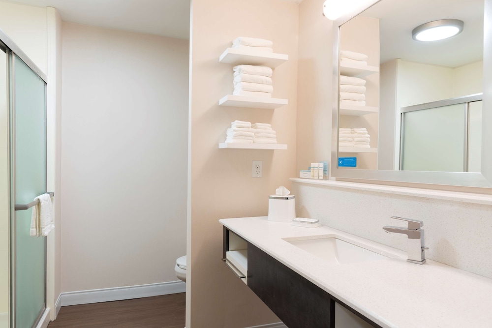 Hampton Inn & Suites Fremont - photo 25