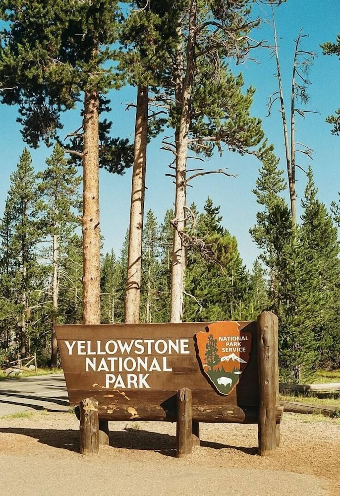 Yellowstone Peaks Hotel - photo 40