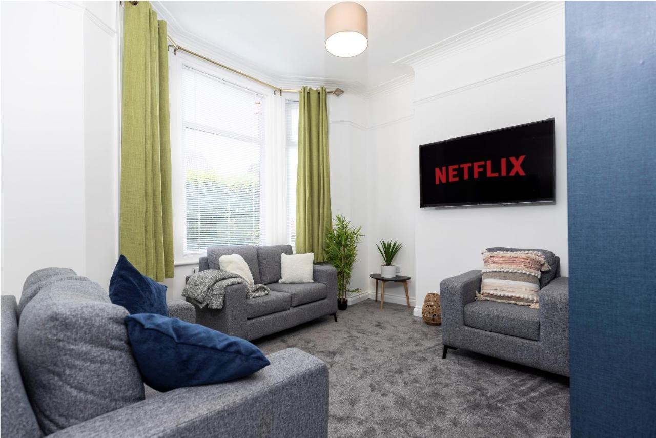 Teesside House Sleeps up to 10 — 4-Star Luxury Hotel in Redcar, United Kingdom