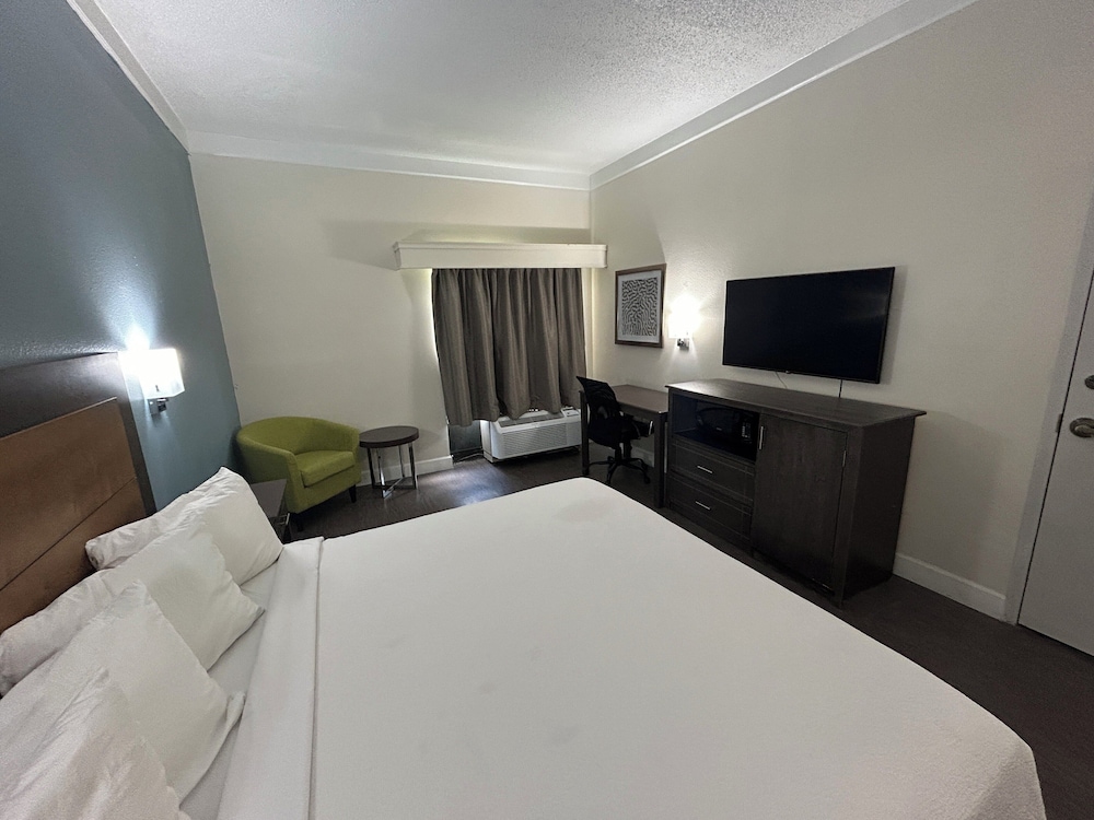 Spark by Hilton Fort Myers - photo 15