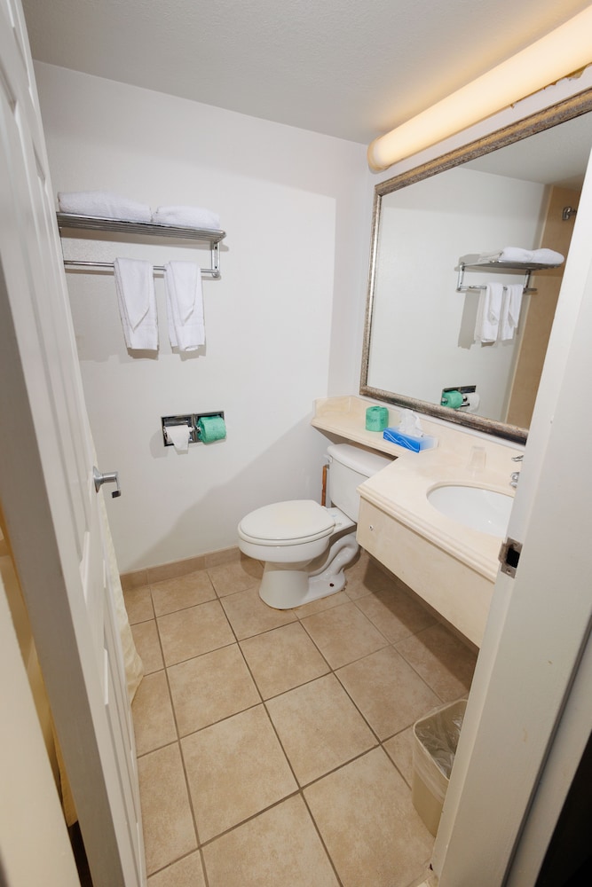 Garnet Inn & Suites Orlando - photo 93