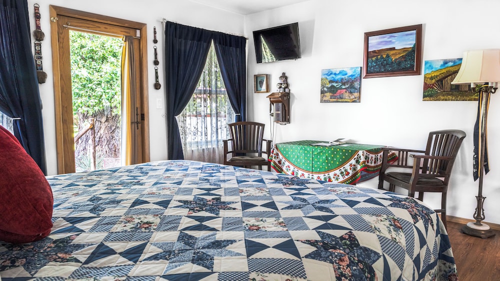 Red Horse Bed and Breakfast - photo 19