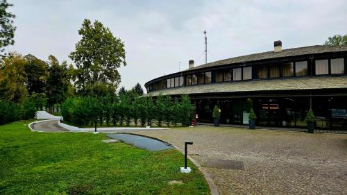 Country Borromeo — Milan