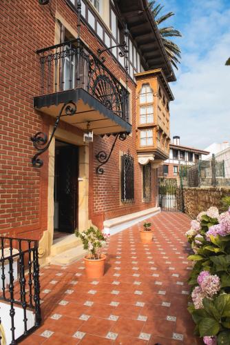 Villa colonial Jardin Algorta centro Puerto Viejo — 4-Star Luxury Hotel in Getxo, Spain