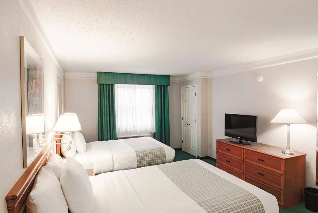 La Quinta Inn by Wyndham Indianapolis Airport Lynhurst - photo 5