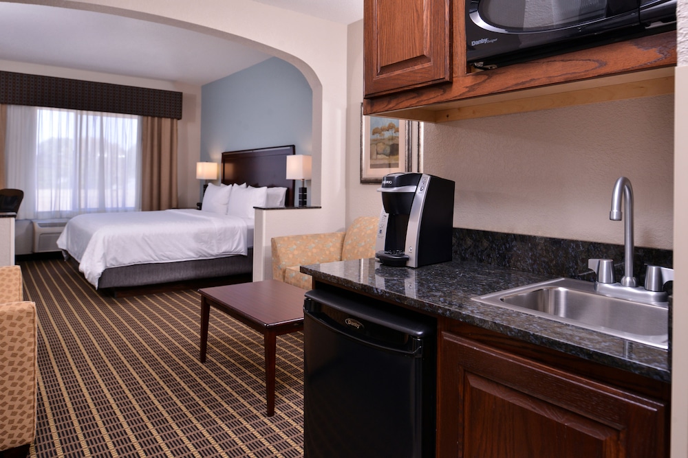 Holiday Inn Express Hotel & Suites Pittsburg by IHG - photo 10