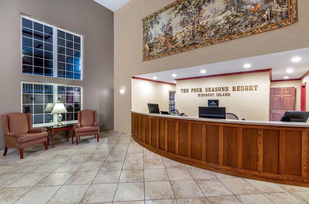 Four Seasons Island Resort - photo 3