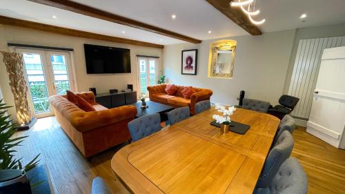 The Coach House An exeptional 3 story house in the heart of the lanes private parking Traveller Award 2026 — 4-Star Luxury Hotel in Brighton, United Kingdom