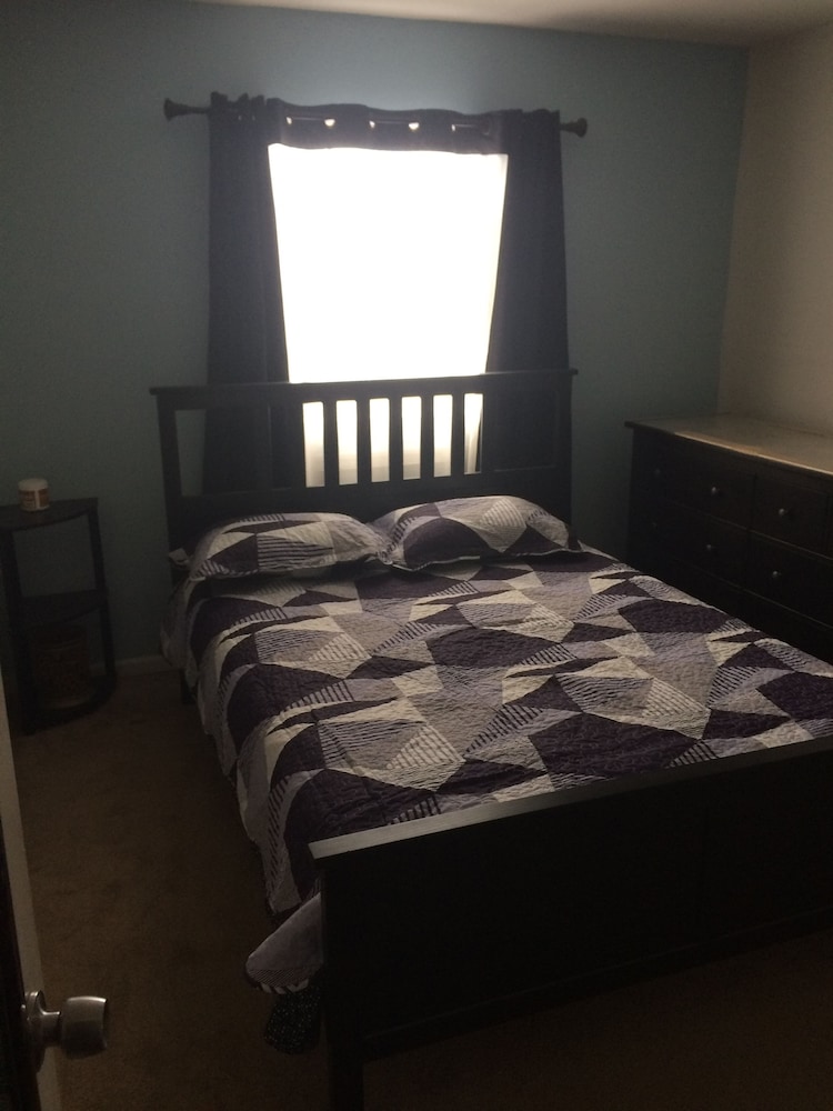 Cozy and Quiet in Jamaica, United States