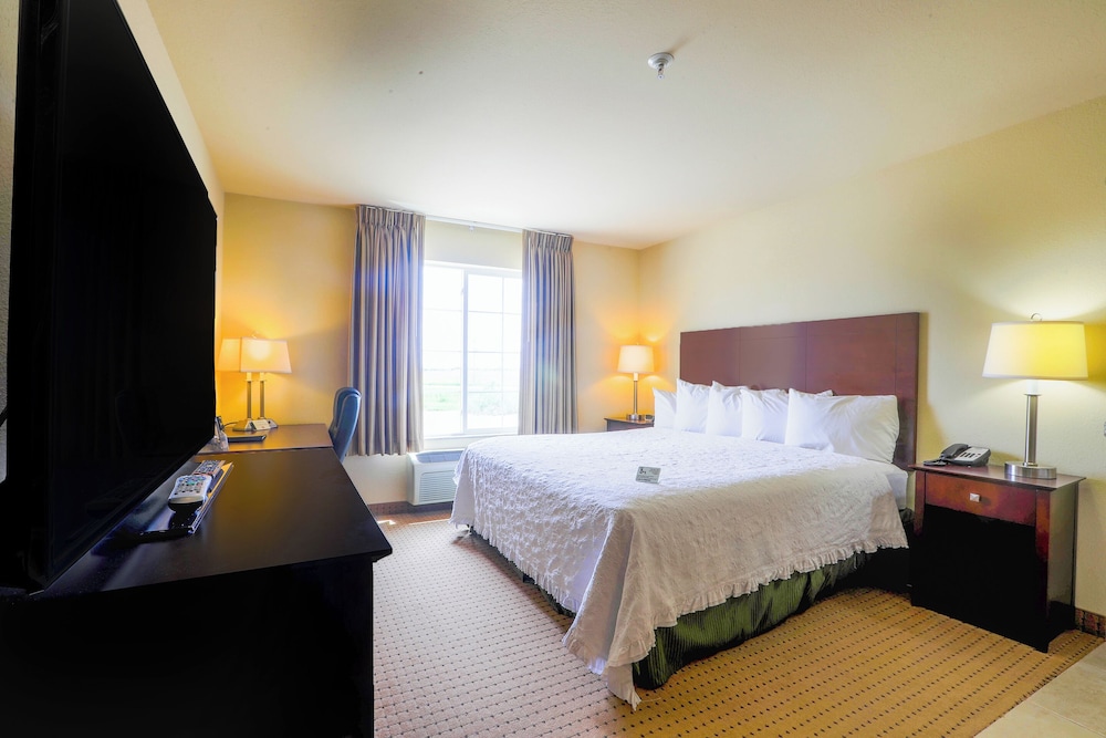 Evansville Inn & Suites By OYO - photo 25