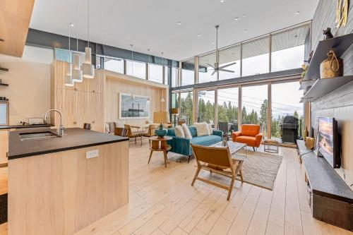 Elevation Ski in Ski out in Northstar w Private Hot Tub & HOA Amenities in Truckee, United States