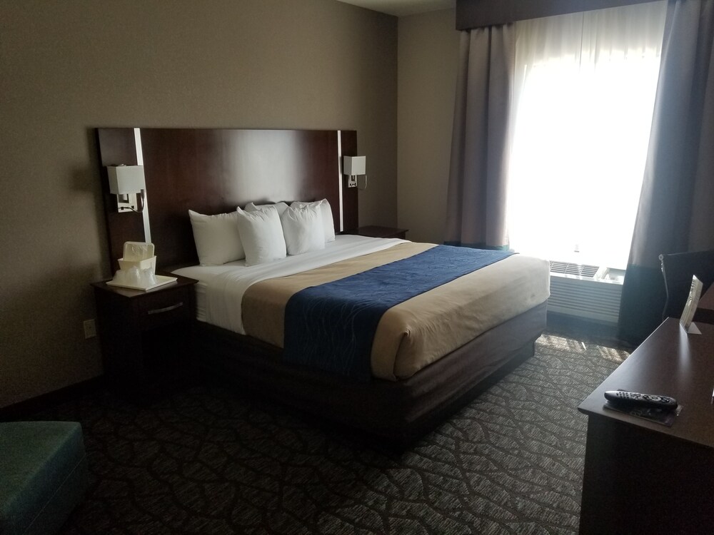 Holiday Inn Express & Suites Junction City by IHG - photo 7