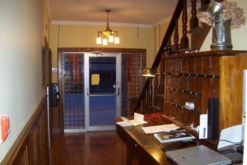 Loyalist Inn & Suites in Shelburne, Canada