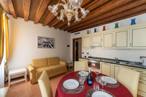 Ve nice Suite San Marco C4439 — 4-Star Luxury Hotel in Venice, Italy