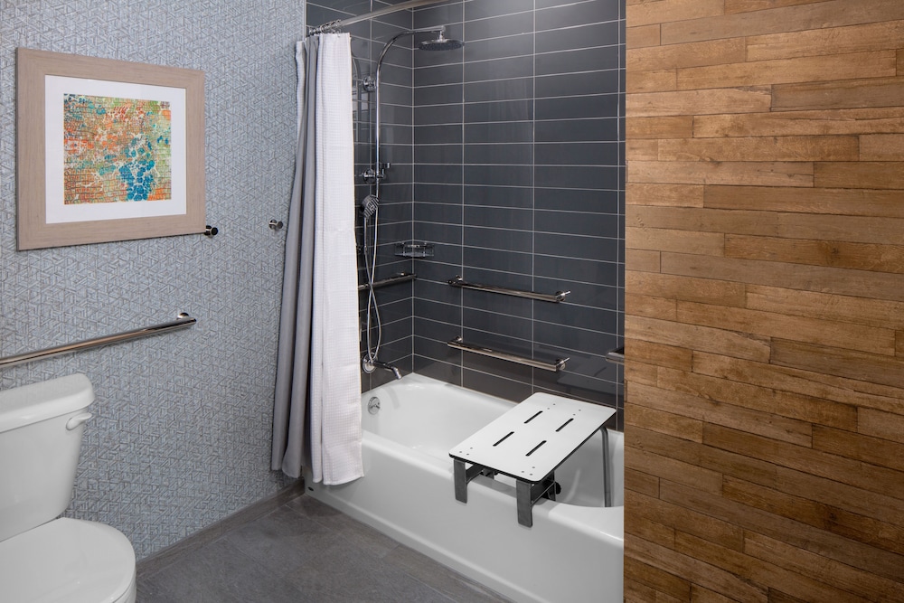 Hotel Indigo Gainesville Celebration Pointe an IHG Hotel - photo 5