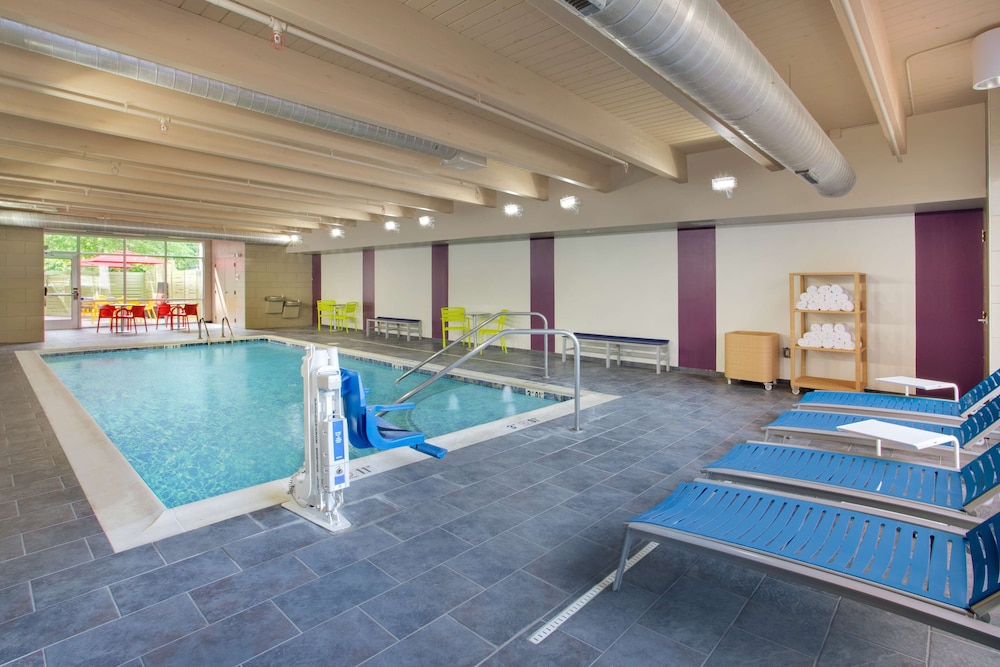 Home2 Suites by Hilton Charlotte I 77 Tyvola Rd - photo 26