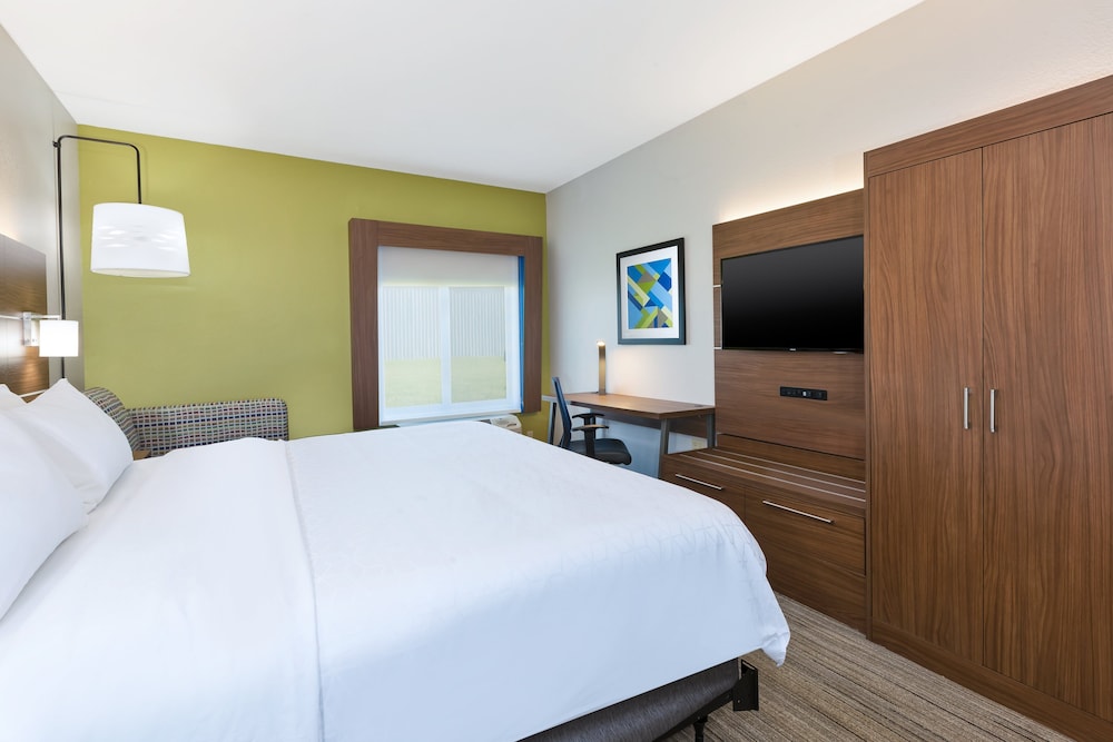 Holiday Inn Express & Suites Three Rivers by IHG - photo 12