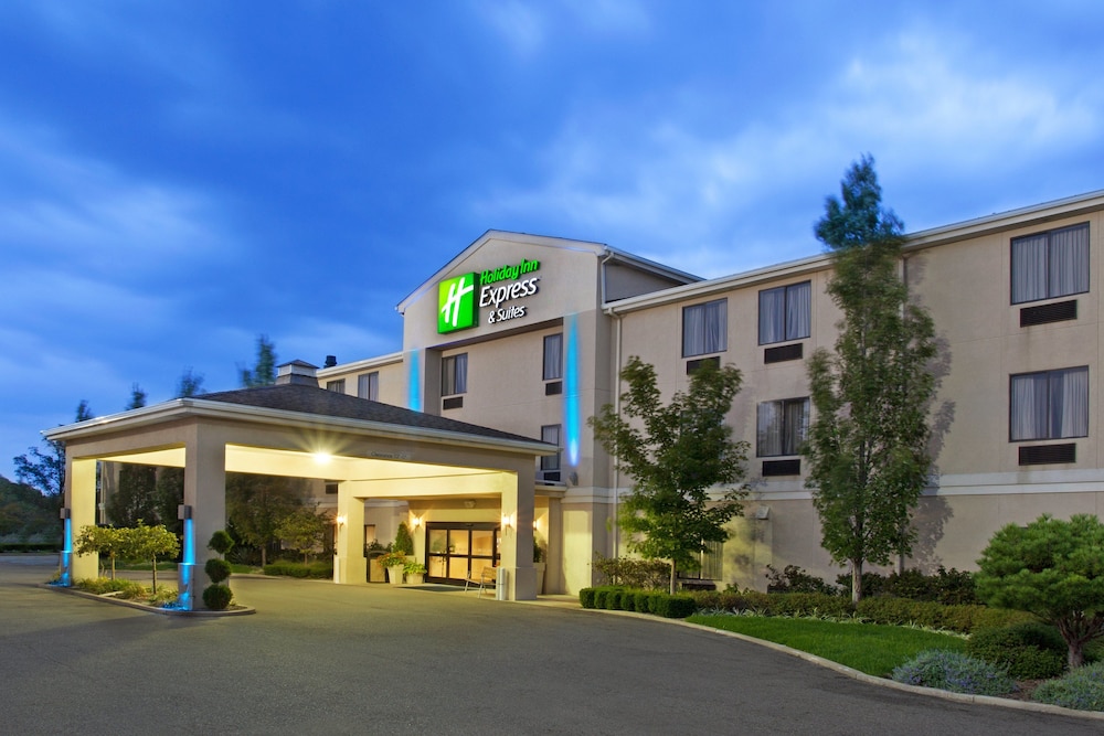 Holiday Inn Express & Suites Alliance by IHG — hotel in Alliance
