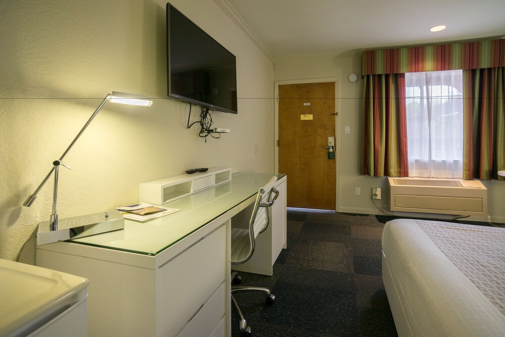 Inn at Golden Gate - photo 25
