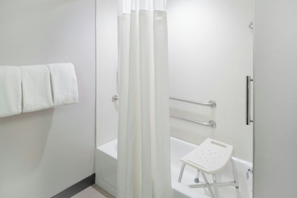 Courtyard by Marriott Providence Lincoln - photo 26