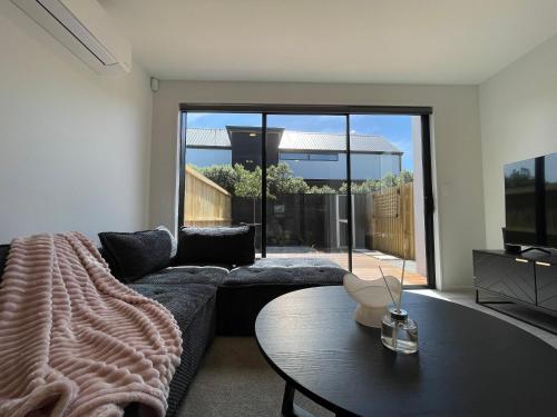 Luxury 2 Bedroom Townhouse Opposite Merivale Mall — 4-Star Luxury Hotel in Christchurch, New Zealand