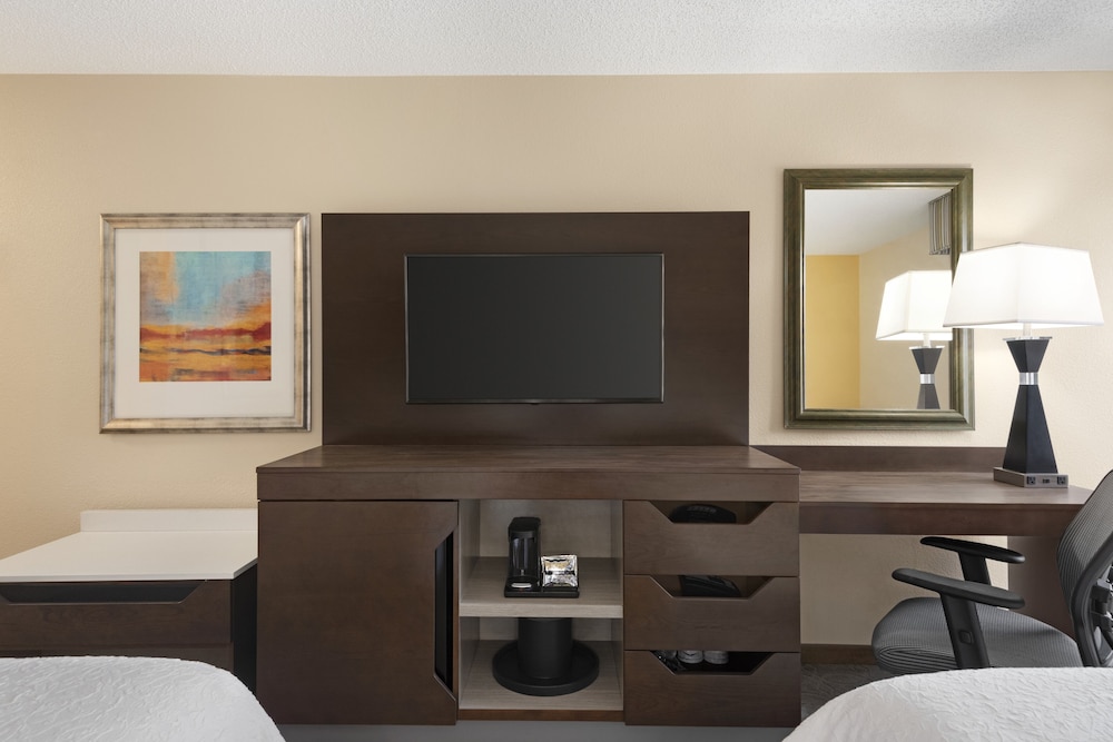 Hampton Inn Youngstown Boardman - photo 26